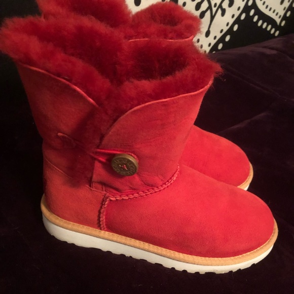ladies ugg boots size 4